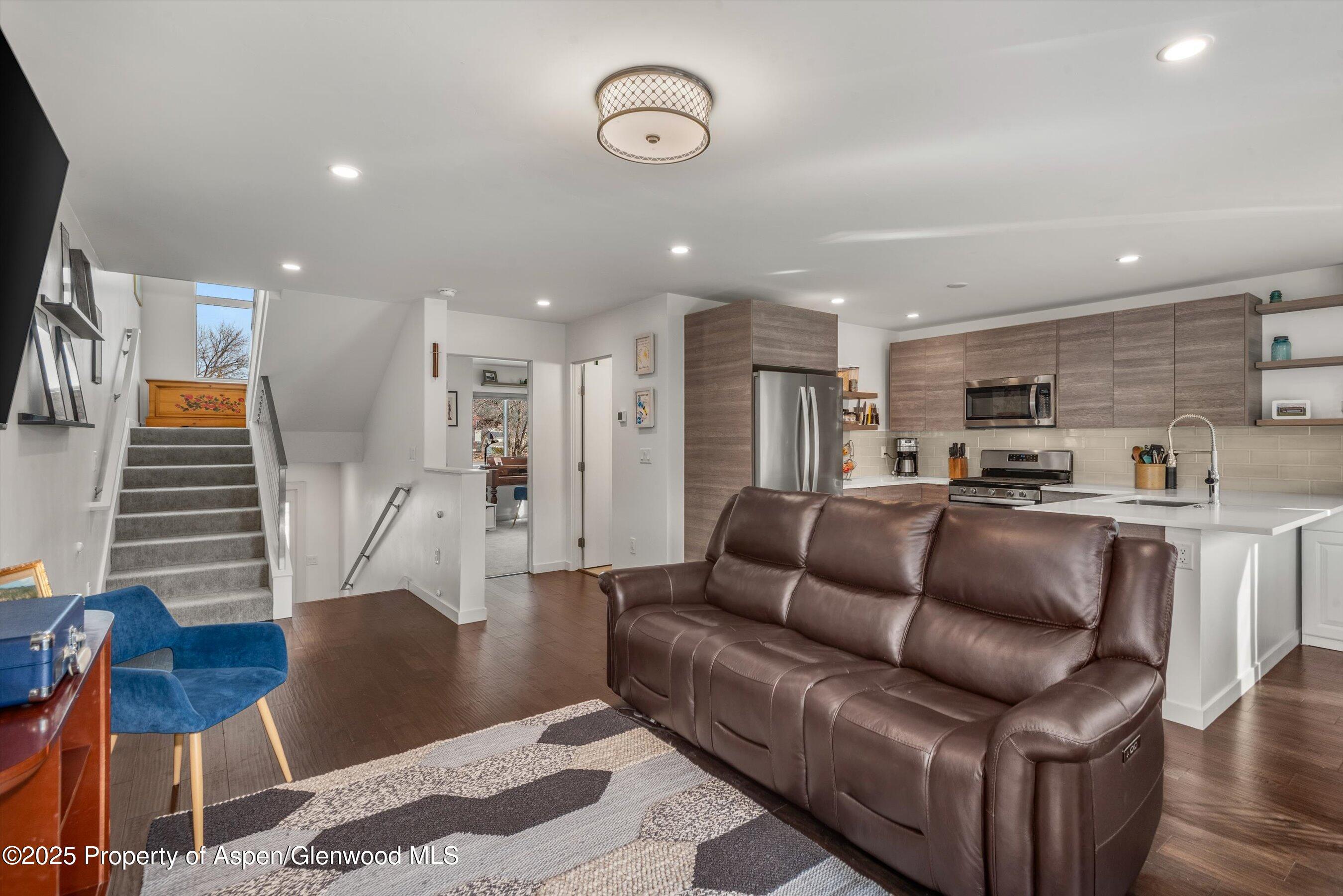 Carbondale, Colorado, 81623, United States, 3 Bedrooms Bedrooms, ,3 BathroomsBathrooms,Residential,For Sale,1989152