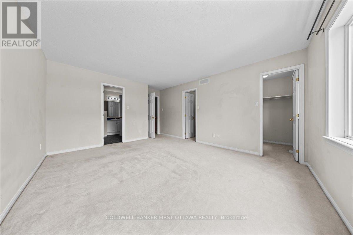 OTTAWA, Ontario, K1J 1J2, CA, 3 Bedrooms Bedrooms, ,1 BathroomBathrooms,Residential,For Sale,1903648