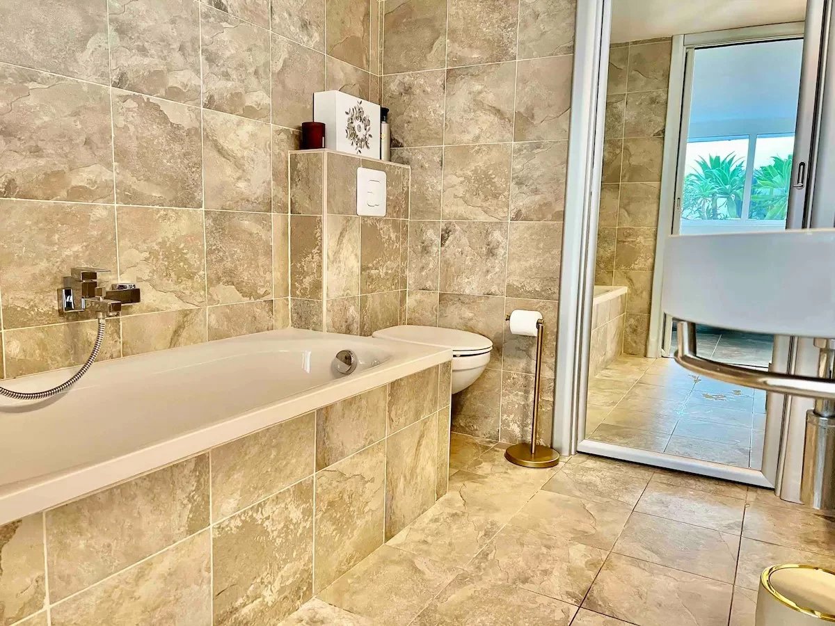 Le Cannet, Provence-Alpes-Côte d’Azur, 06110, FR, 4 Bedrooms Bedrooms, ,4 BathroomsBathrooms,Residential,For Sale,1829456