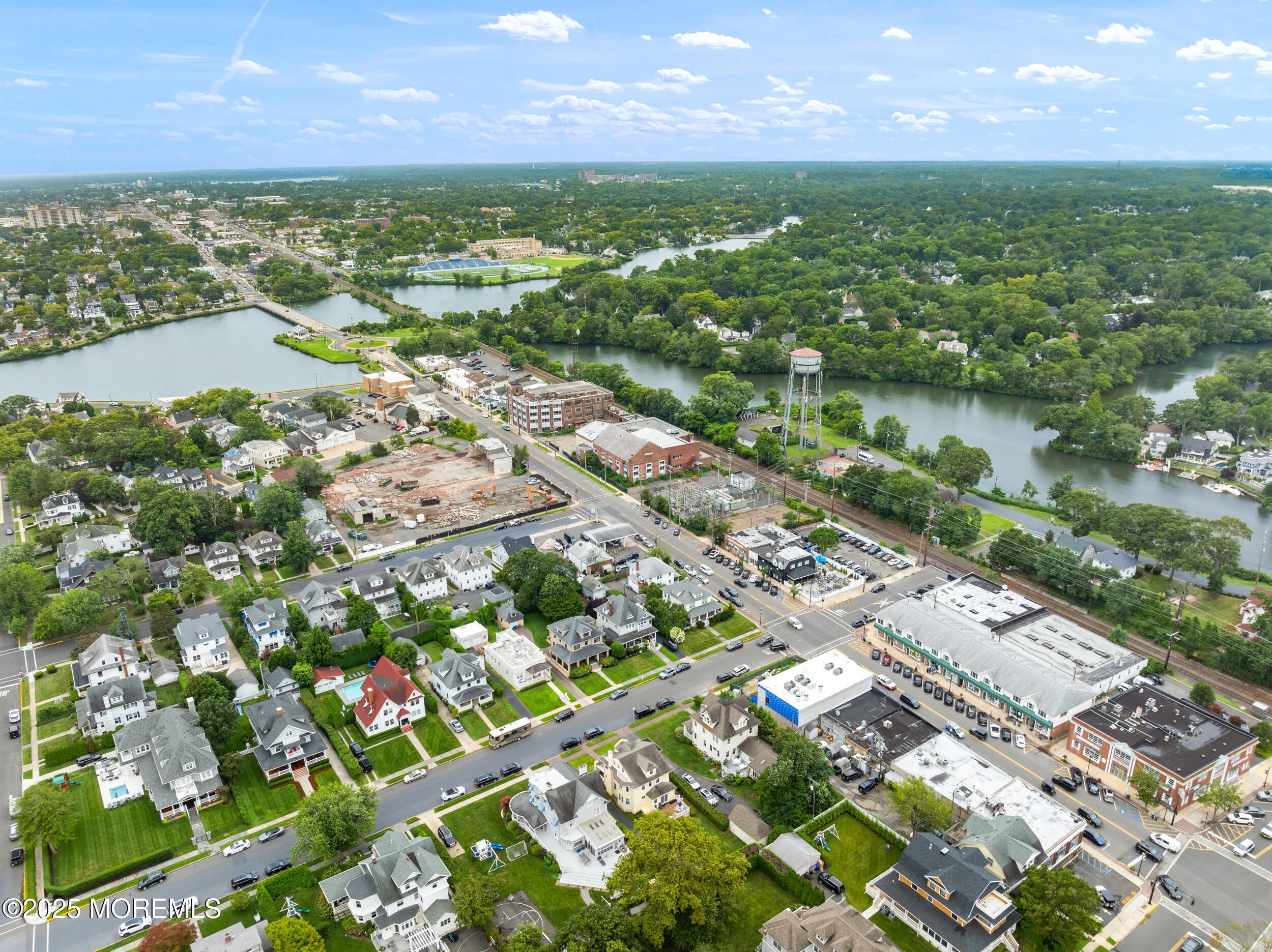 Allenhurst, New Jersey, 07711, United States, 6 Bedrooms Bedrooms, ,4 BathroomsBathrooms,Residential,For Sale,2010731