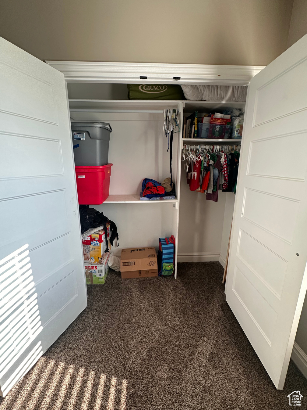 Roosevelt, Utah, 84066, United States, 6 Bedrooms Bedrooms, ,3 BathroomsBathrooms,Residential,For Sale,1976583