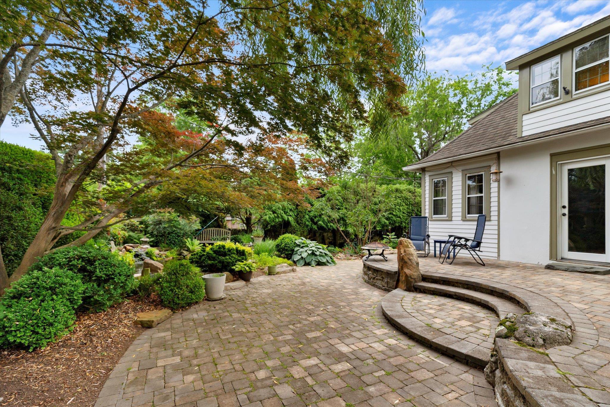 Blacksburg, Virginia, 24060, United States, 3 Bedrooms Bedrooms, ,3 BathroomsBathrooms,Residential,For Sale,1986553