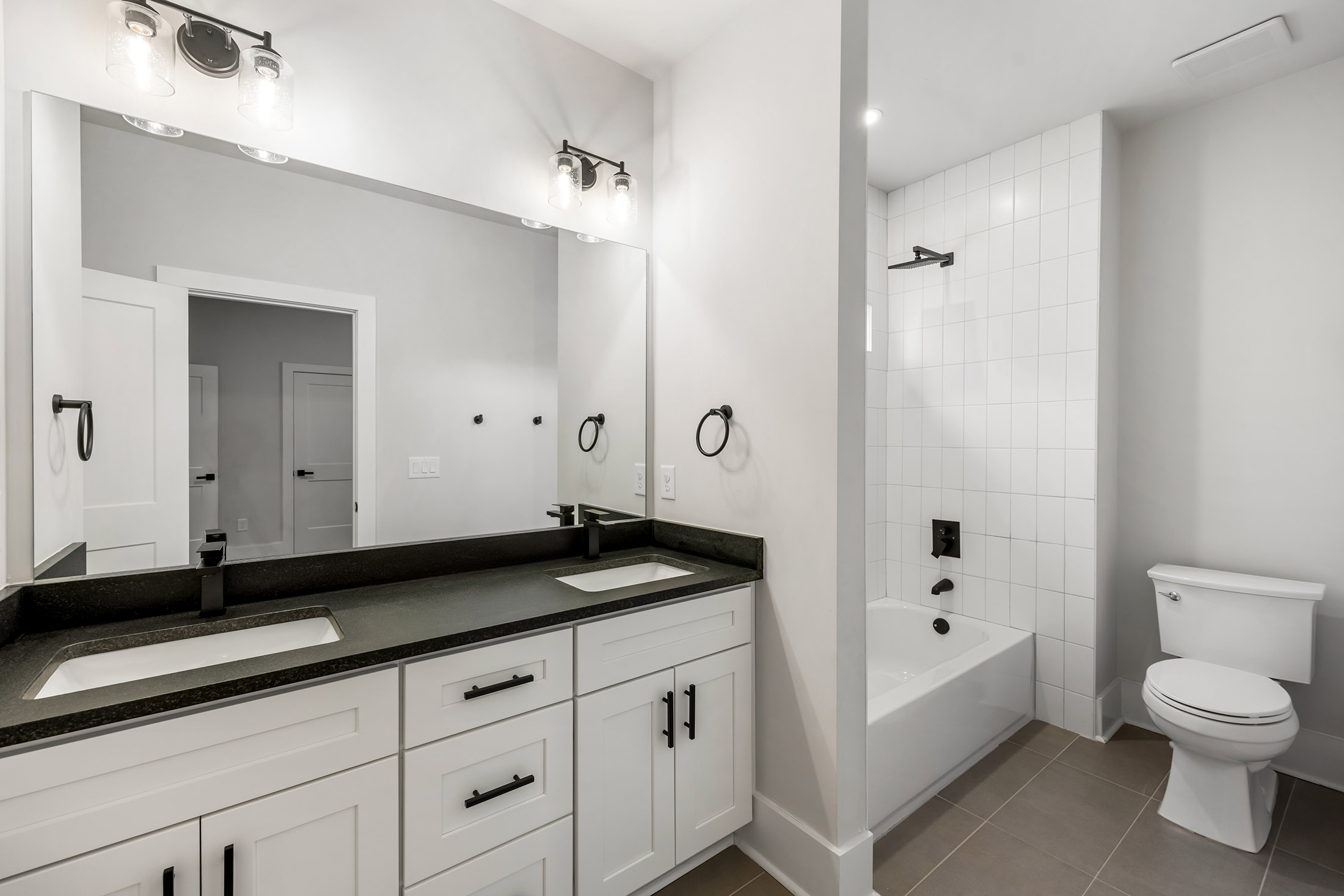  Luxury, Privacy & Convenience—All in One Stunning Smyrna Home - 物件實景