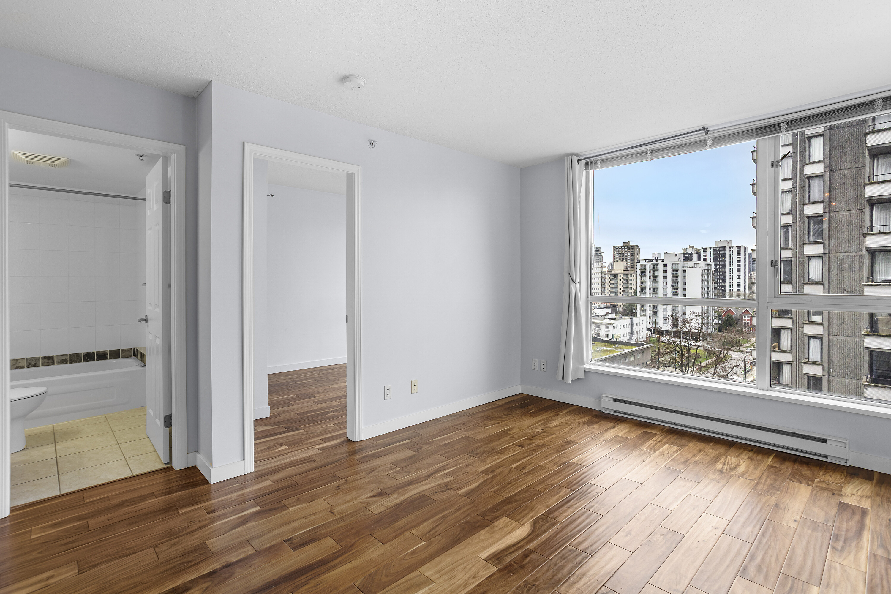  Downtown One Bedroom & Two Den - 物件實景