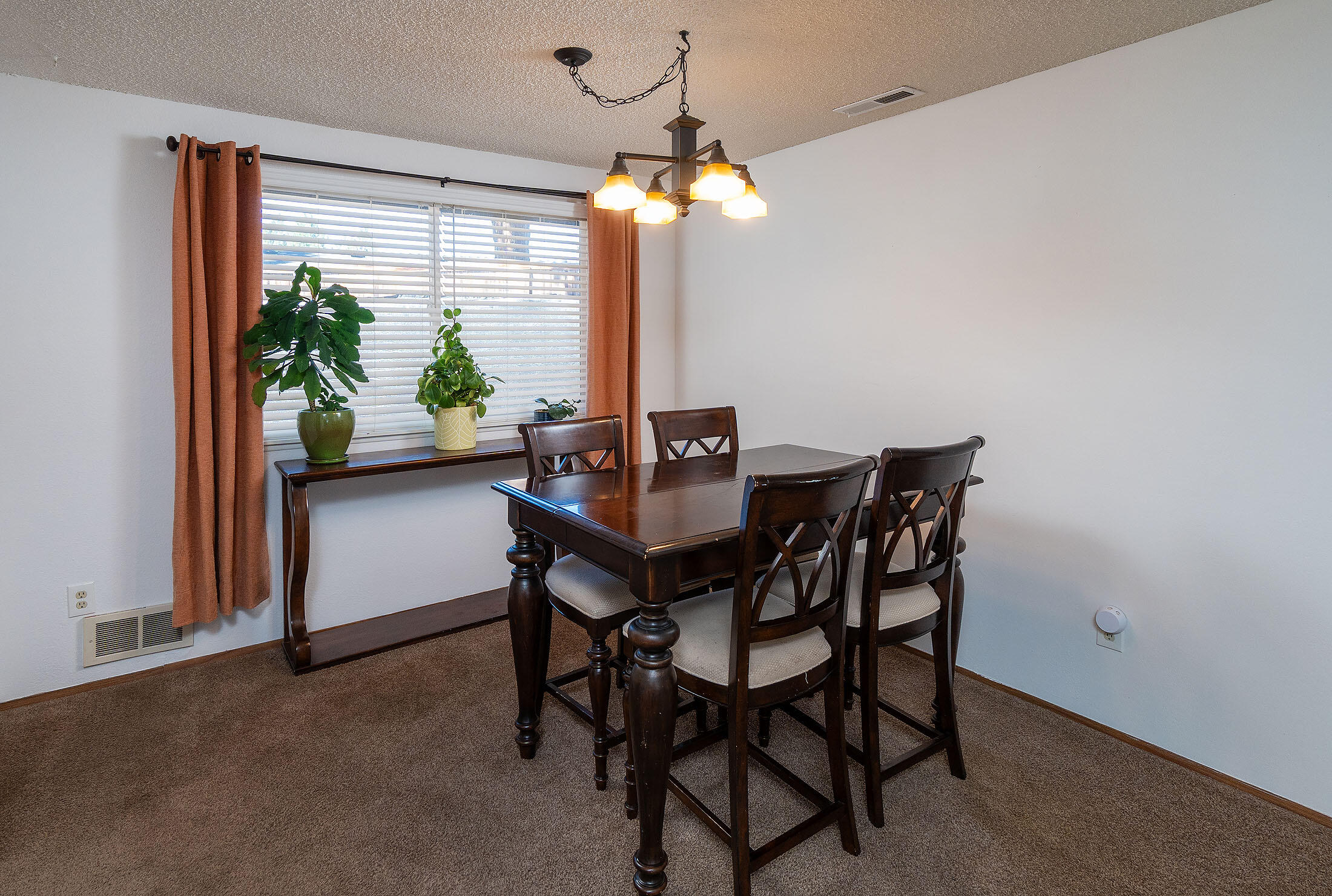 Bend, Oregon, 97701, United States, 3 Bedrooms Bedrooms, ,2 BathroomsBathrooms,Residential,For Sale,1913585