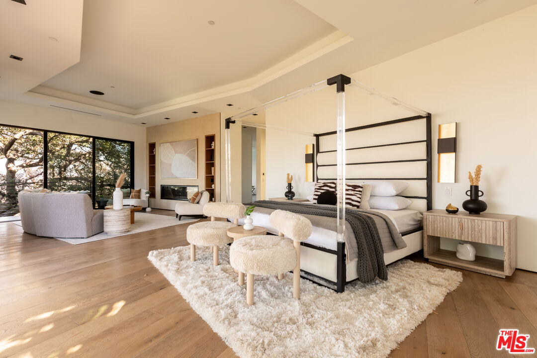 Beverly Hills, California, 90210, United States, 6 Bedrooms Bedrooms, ,6 BathroomsBathrooms,Residential,For Sale,1692711