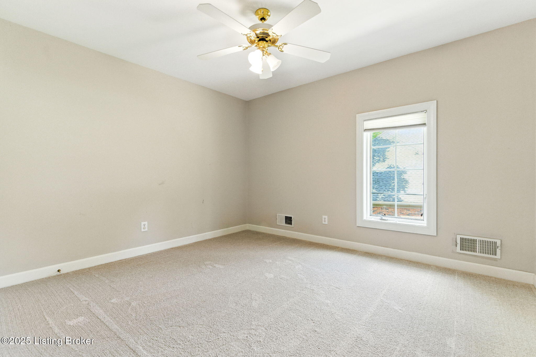 Prospect, Kentucky, 40059, United States, 4 Bedrooms Bedrooms, ,4 BathroomsBathrooms,Residential,For Sale,1941807