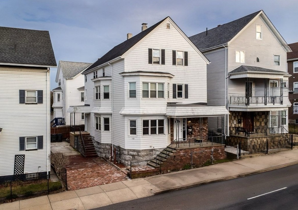 Fall River, Massachusetts, 02724, United States, 9 Bedrooms Bedrooms, ,3 BathroomsBathrooms,Residential,For Sale,1876927