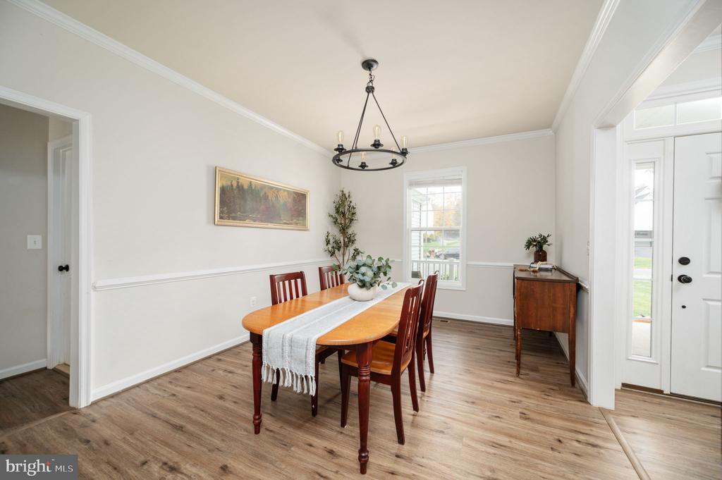 Fredericksburg, Virginia, 22406, United States, 5 Bedrooms Bedrooms, ,4 BathroomsBathrooms,Residential,For Sale,2005971