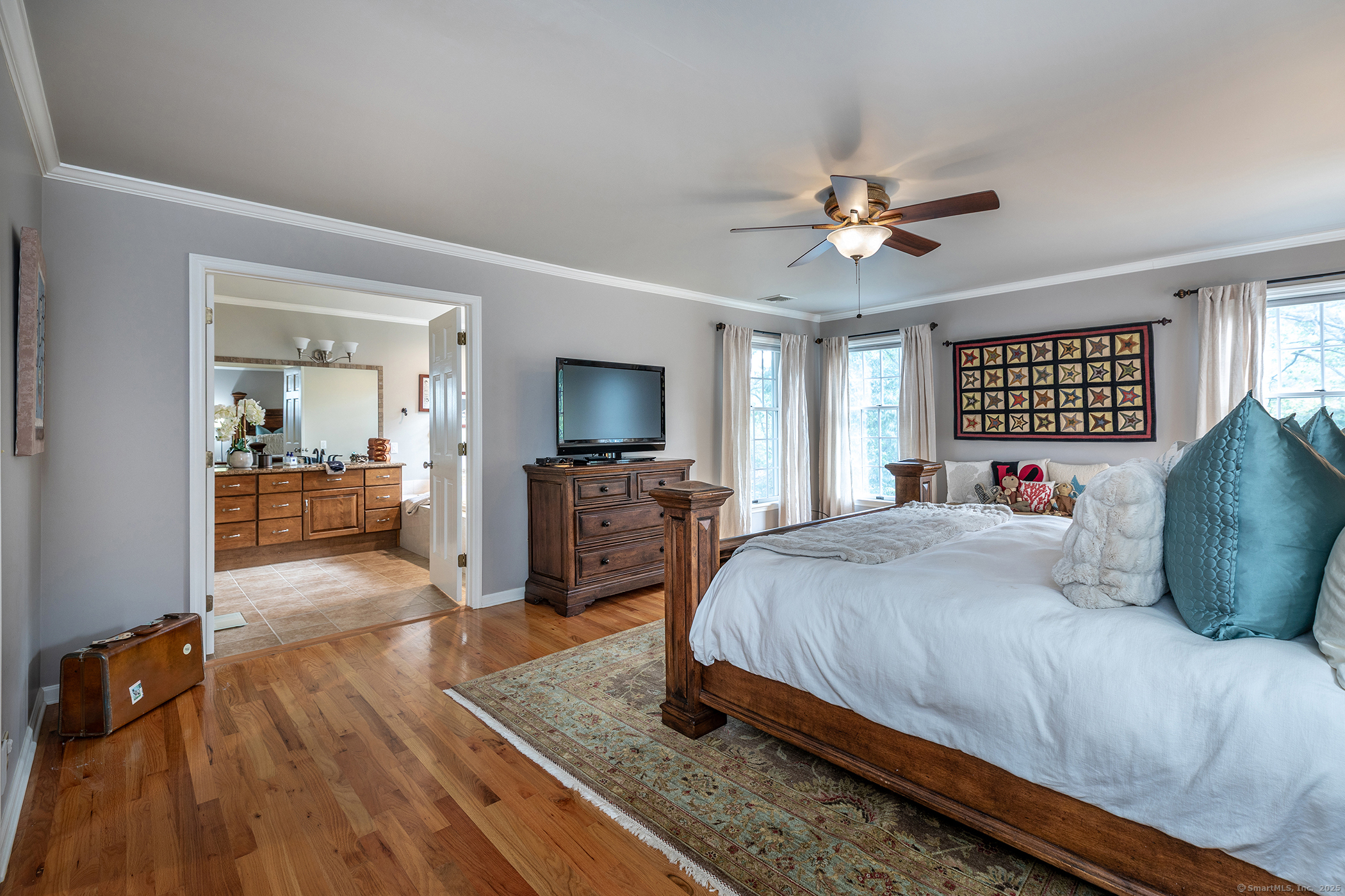 New Fairfield, Connecticut, 06812, United States, 4 Bedrooms Bedrooms, ,6 BathroomsBathrooms,Residential,For Sale,1949816