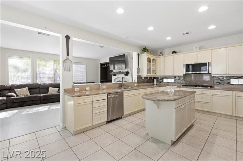 Henderson, Nevada, 89052, United States, 4 Bedrooms Bedrooms, ,4 BathroomsBathrooms,Residential,For Sale,1903011