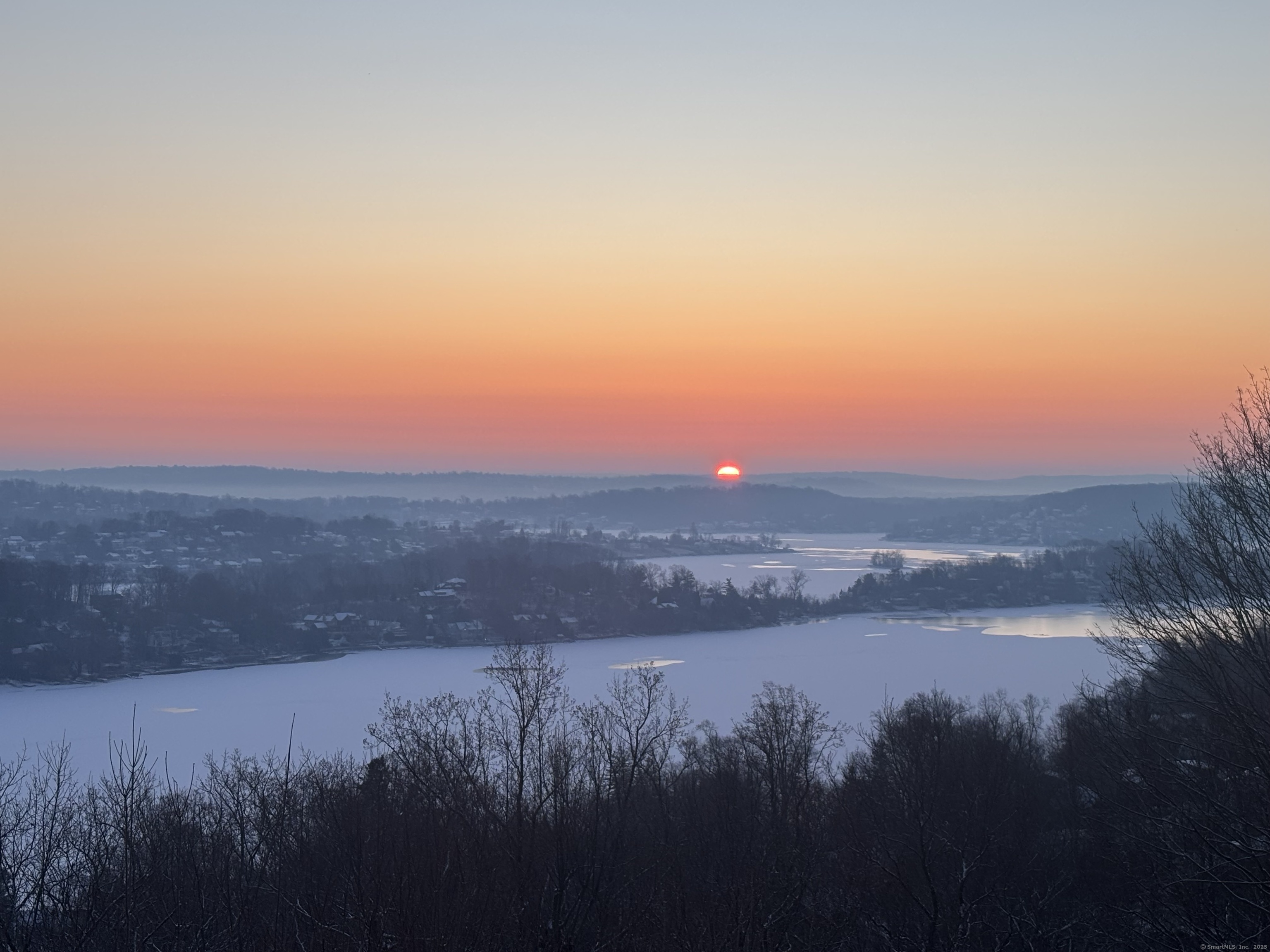 New Fairfield, Connecticut, 06812, United States, 3 Bedrooms Bedrooms, ,3 BathroomsBathrooms,Residential,For Sale,1966702