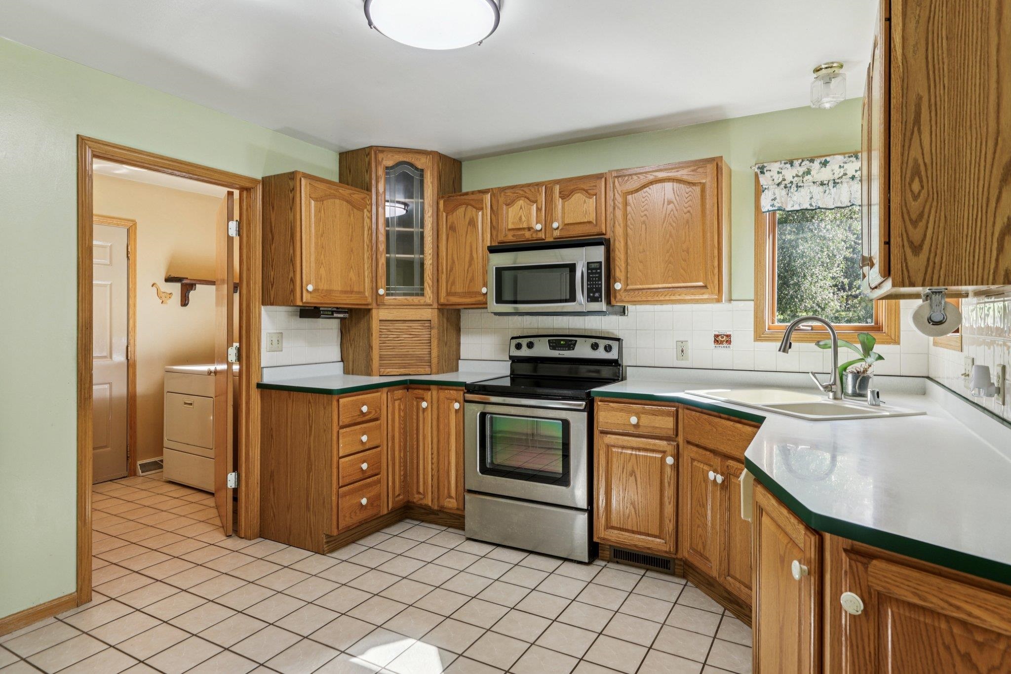 Deforest, Wisconsin, 53532, United States, 3 Bedrooms Bedrooms, ,3 BathroomsBathrooms,Residential,For Sale,1943421