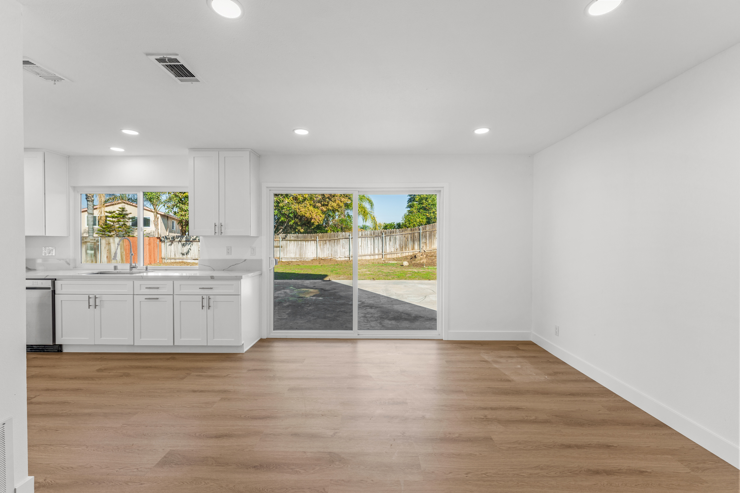 Grand Terrace, California, 92313, United States, 4 Bedrooms Bedrooms, ,3 BathroomsBathrooms,Residential,For Sale,2005102