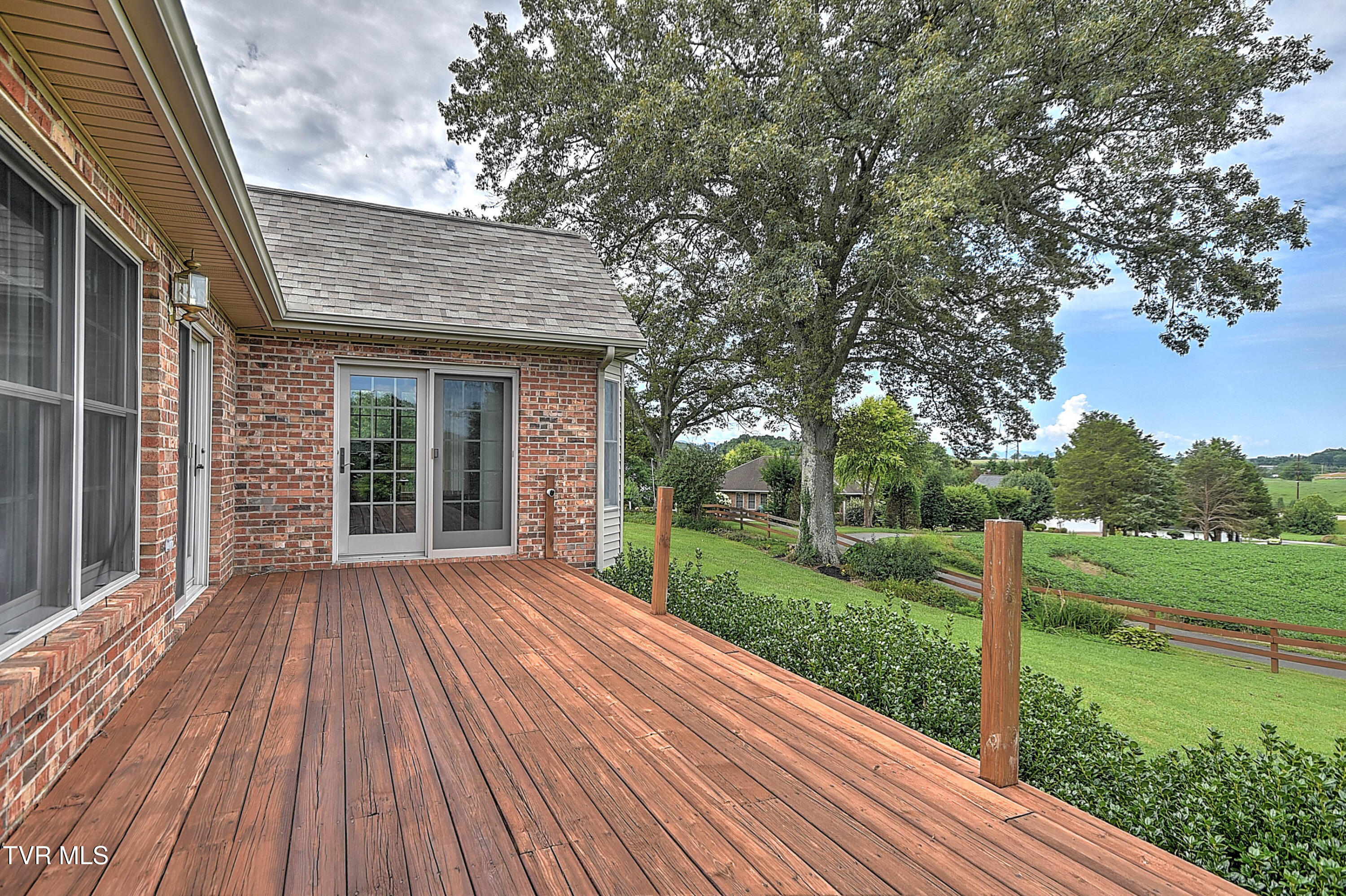 Greeneville, Tennessee, 37745, United States, 4 Bedrooms Bedrooms, ,4 BathroomsBathrooms,Residential,For Sale,1899304