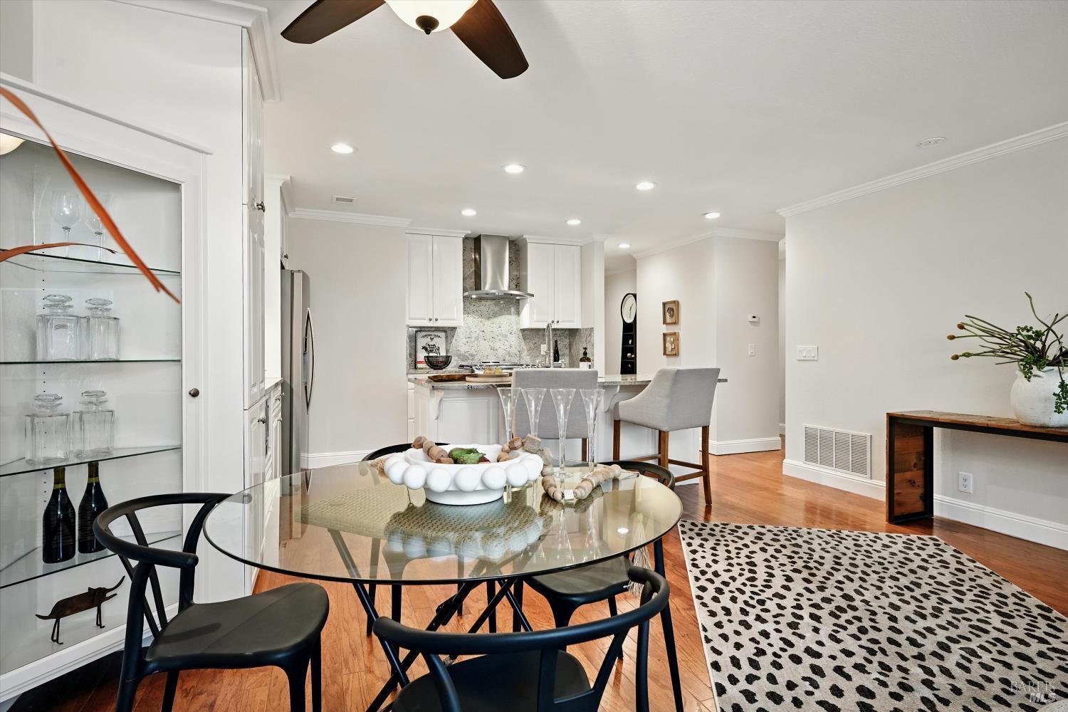 Yountville, California, 94599, United States, 2 Bedrooms Bedrooms, ,2 BathroomsBathrooms,Residential,For Sale,1941662