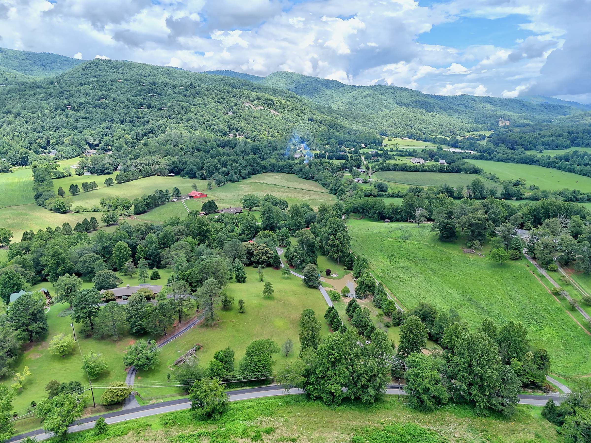  Tuscan Villa in Northeast Georgia Mountains - 物件實景