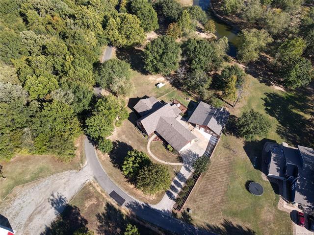 Eufaula, Oklahoma, 74432, United States, 3 Bedrooms Bedrooms, ,3 BathroomsBathrooms,Residential,For Sale,1987326