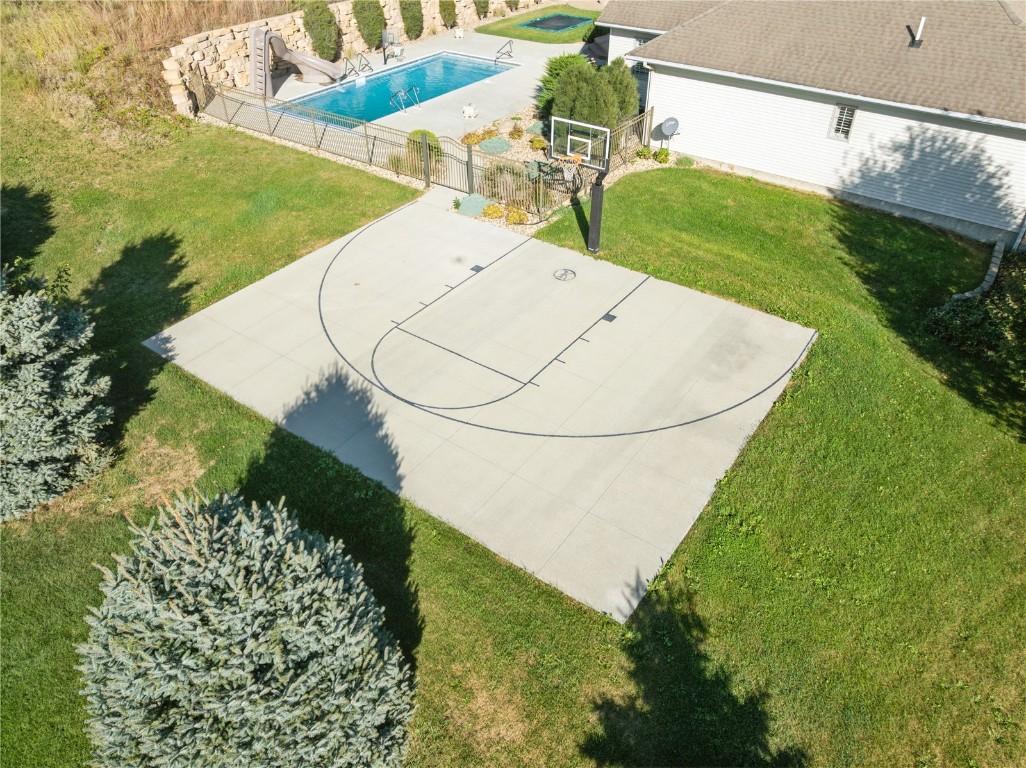 Vinton, Iowa, 52349, United States, 5 Bedrooms Bedrooms, ,3 BathroomsBathrooms,Residential,For Sale,1979270