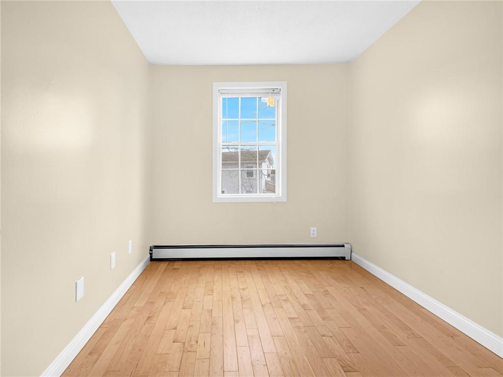 Warwick, Rhode Island, 02889, United States, 3 Bedrooms Bedrooms, ,3 BathroomsBathrooms,Residential,For Sale,2030234