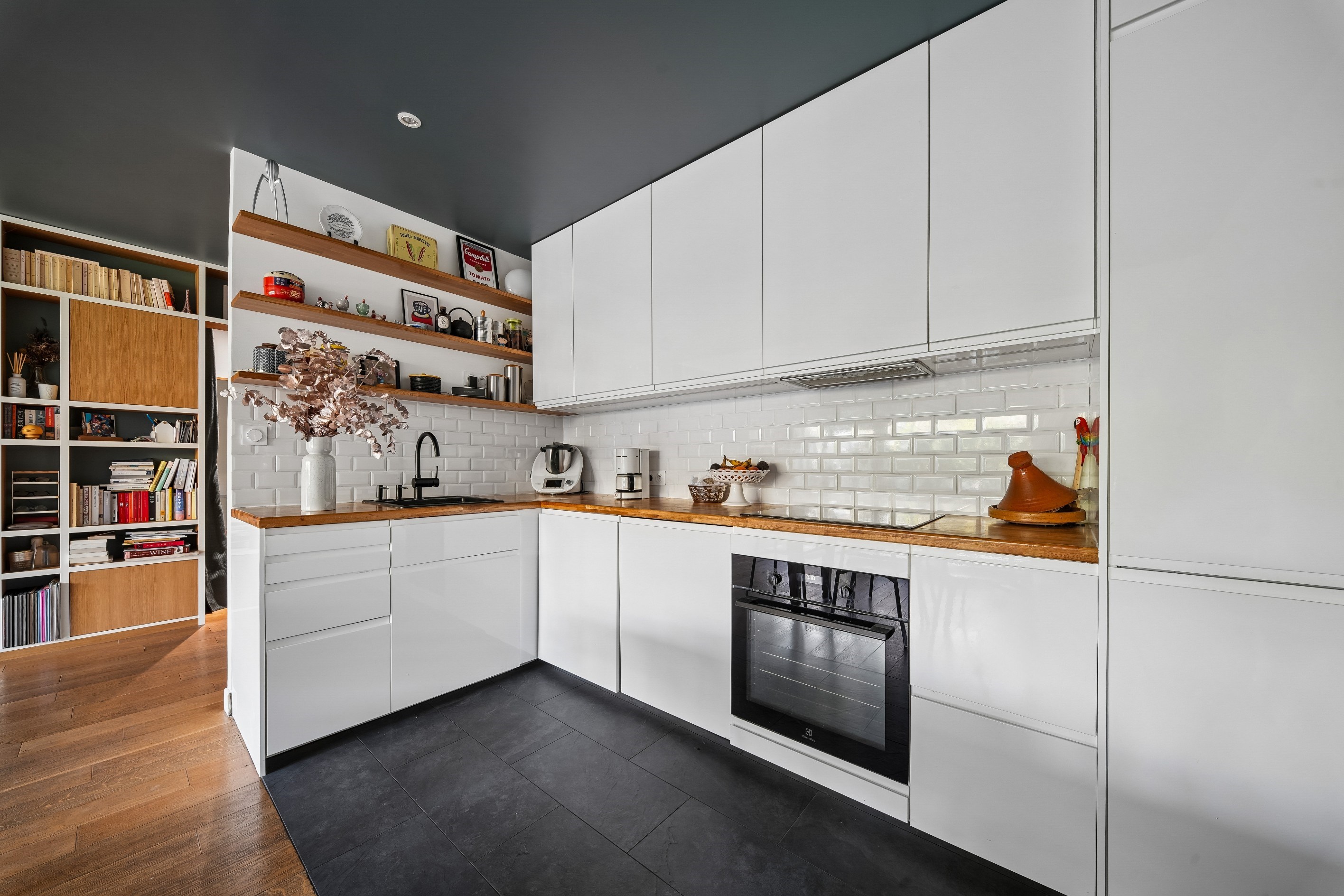  Renovated Family Apartment with Balconies – Pasteur School Catchment Area - 物件實景