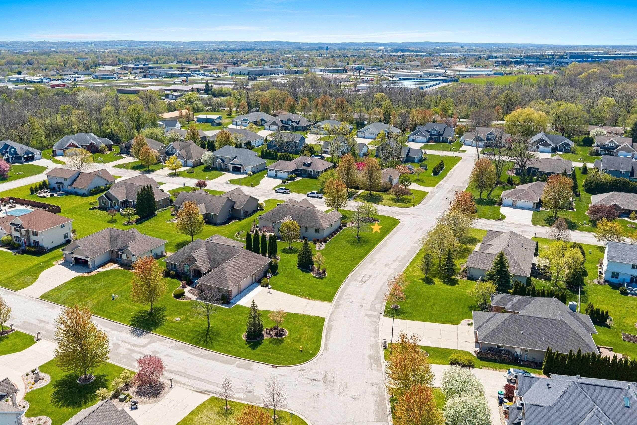 DE PERE, Wisconsin, 54115, United States, 3 Bedrooms Bedrooms, ,4 BathroomsBathrooms,Residential,For Sale,2048400