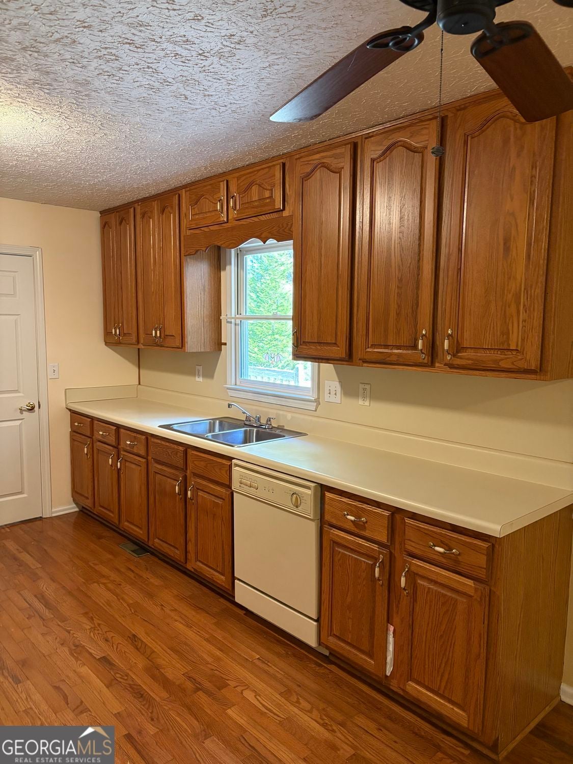 Rockmart, Georgia, 30153, United States, 4 Bedrooms Bedrooms, ,2 BathroomsBathrooms,Residential,For Sale,1969825