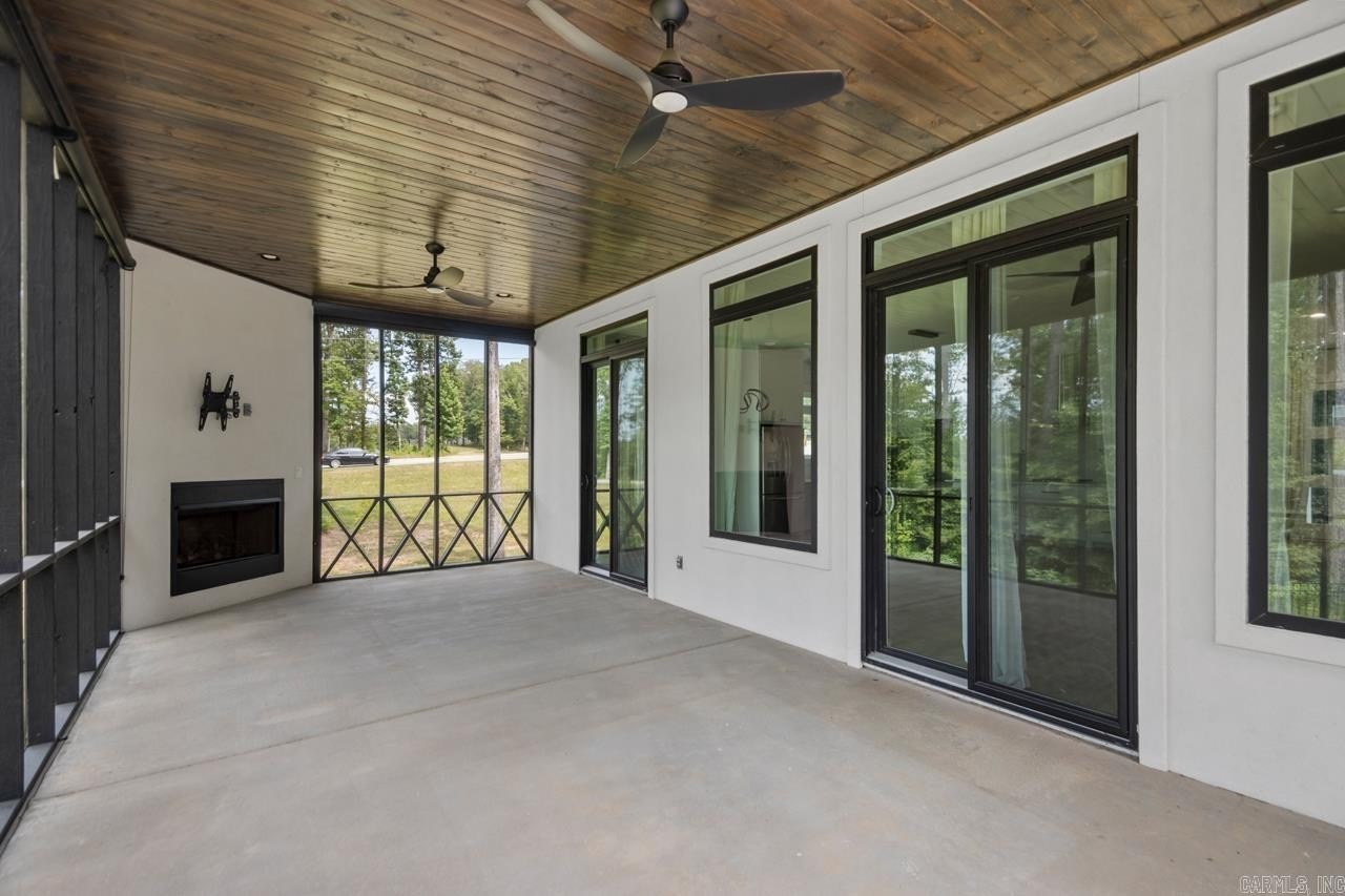 Bryant, Arkansas, 72022, United States, 5 Bedrooms Bedrooms, ,5 BathroomsBathrooms,Residential,For Sale,1978792