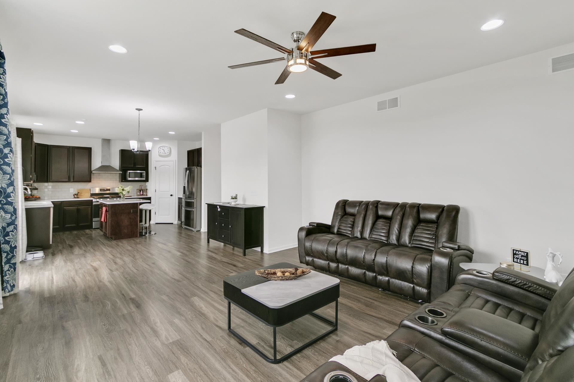 DeForest, Wisconsin, 53532, United States, 4 Bedrooms Bedrooms, ,4 BathroomsBathrooms,Residential,For Sale,1913237