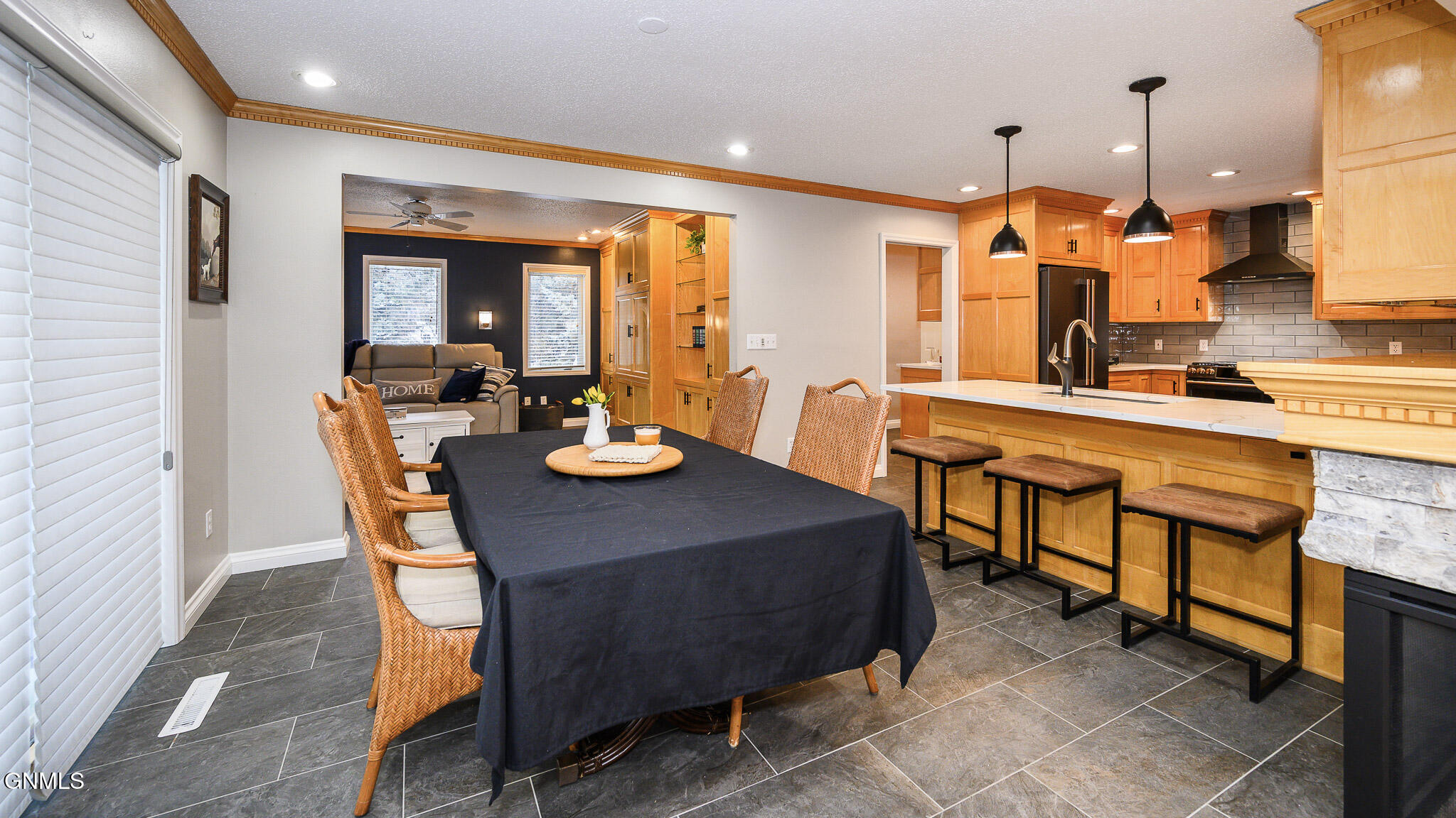 Mandan, North Dakota, 58554, United States, 5 Bedrooms Bedrooms, ,4 BathroomsBathrooms,Residential,For Sale,2005238