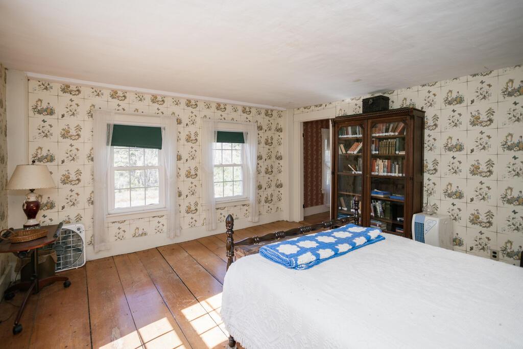 Farmington, Maine, 04938, United States, 5 Bedrooms Bedrooms, ,3 BathroomsBathrooms,Residential,For Sale,1960728