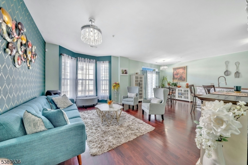 Belleville Twp., New Jersey, 07109, United States, 2 Bedrooms Bedrooms, ,3 BathroomsBathrooms,Residential,For Sale,1960991