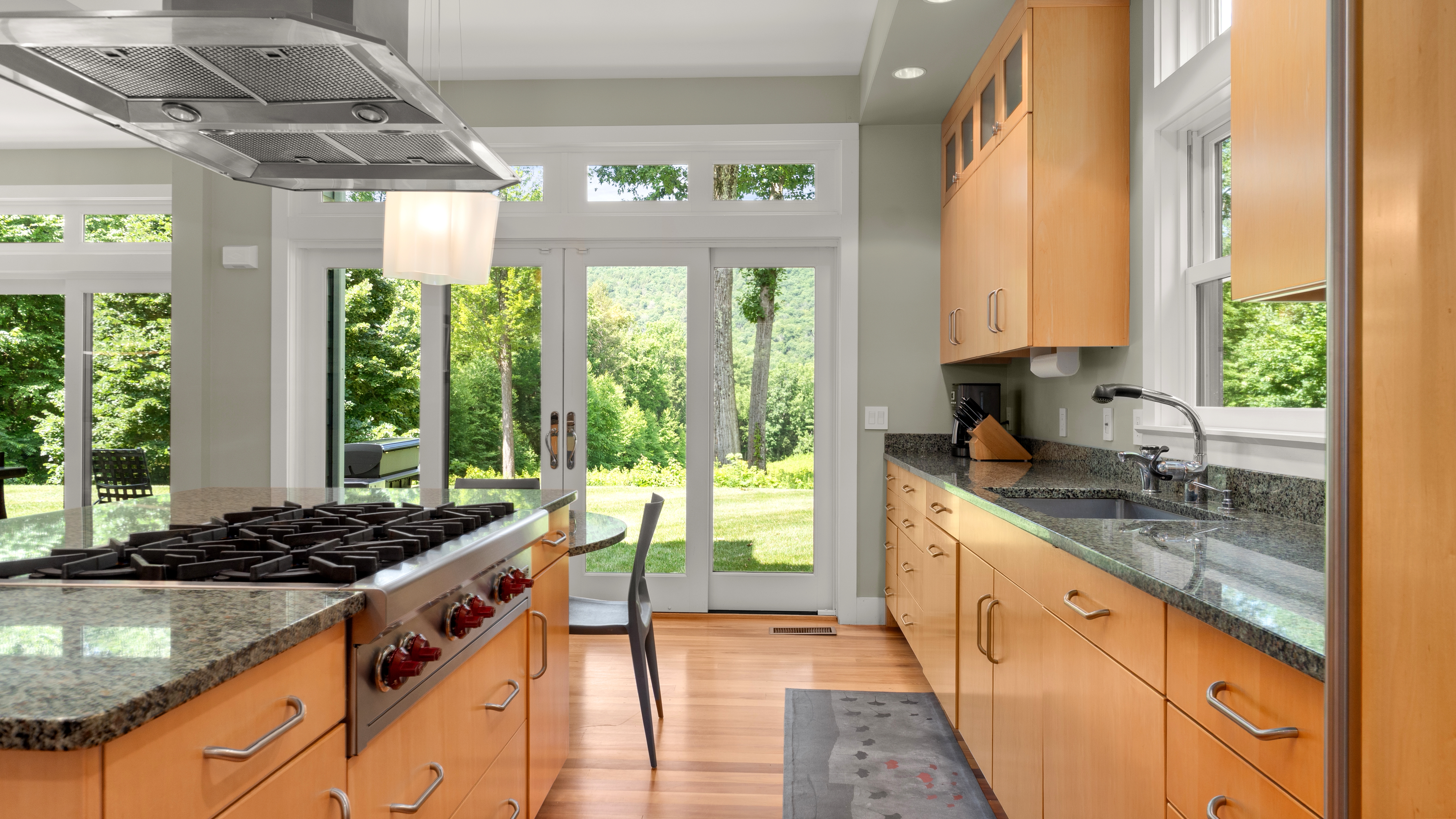  6-Acre Stockbridge Retreat: Contemporary Luxury with Views - 物件實景