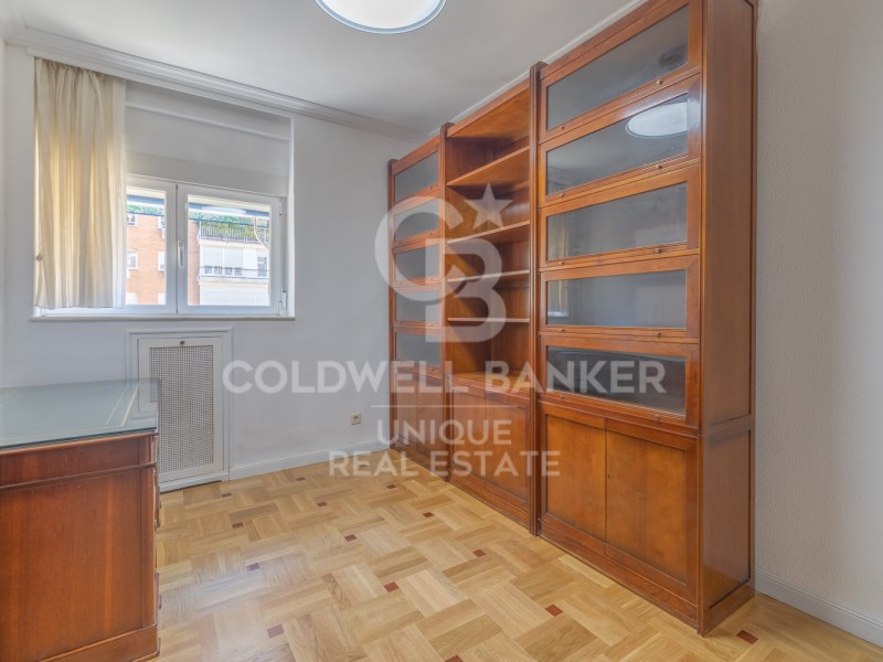 Madrid, Comunidad de Madrid, ES, 5 Bedrooms Bedrooms, ,3 BathroomsBathrooms,Residential,For Sale,1847498