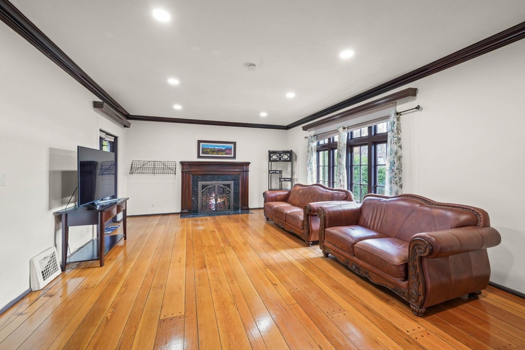 Hayward, California, 94541, United States, 3 Bedrooms Bedrooms, ,2 BathroomsBathrooms,Residential,For Sale,2007465