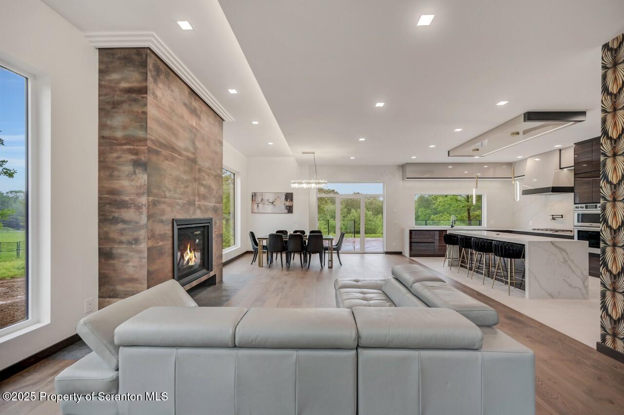 Bear Creek, Pennsylvania, 18602, United States, 4 Bedrooms Bedrooms, ,3 BathroomsBathrooms,Residential,For Sale,2002172