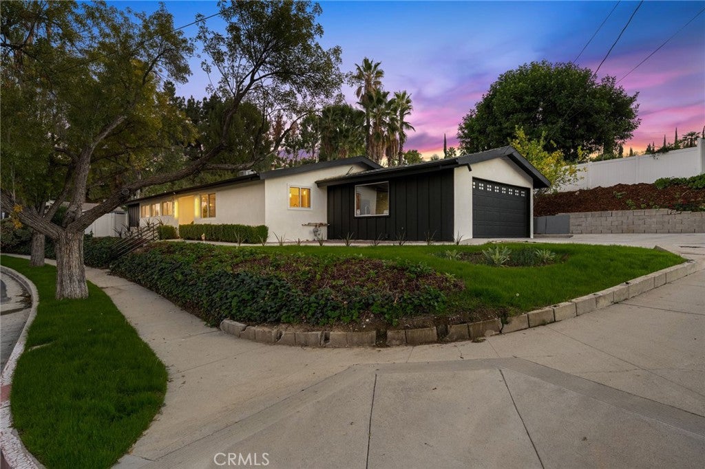 Woodland Hills, California, 91367, United States, 3 Bedrooms Bedrooms, ,2 BathroomsBathrooms,Residential,For Sale,1991959