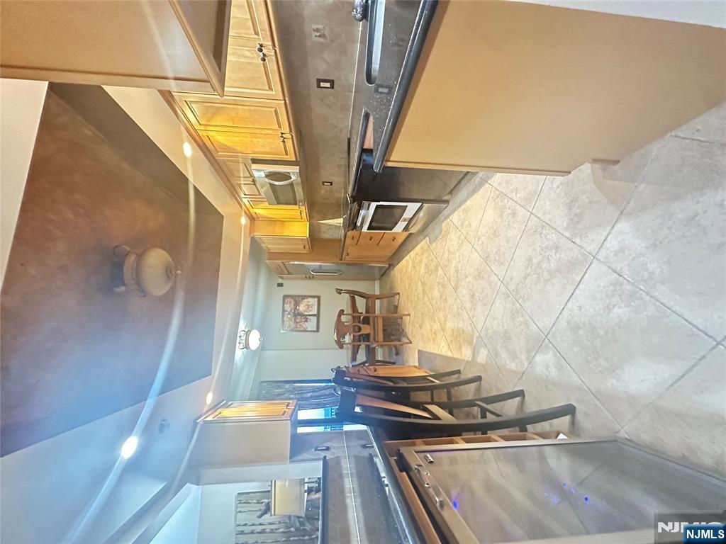 Hackensack, New Jersey, 07601, United States, 2 Bedrooms Bedrooms, ,2 BathroomsBathrooms,Residential,For Sale,1912760