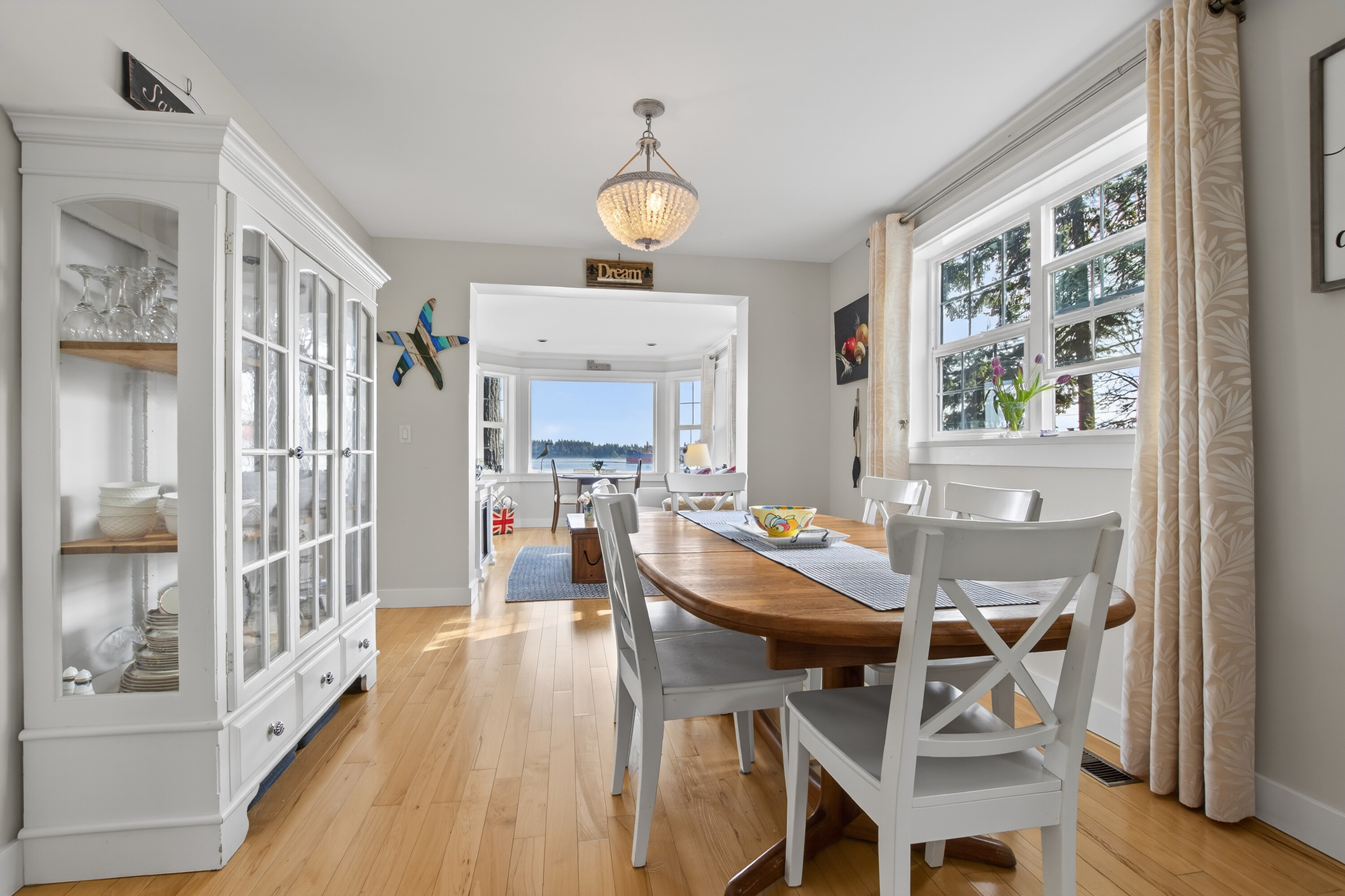  Ladysmith Bespoke Oceanfront - 物件實景