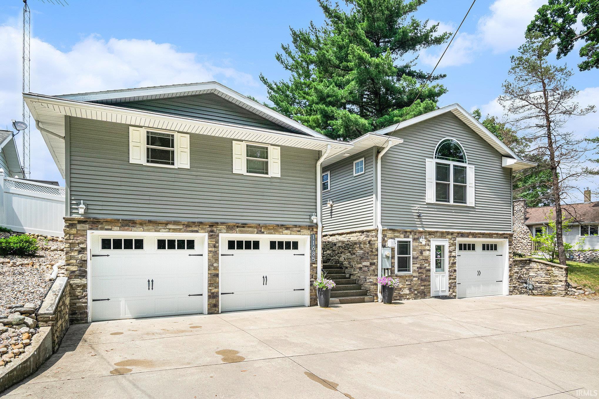 Middlebury, Indiana, 46540, United States, 3 Bedrooms Bedrooms, ,4 BathroomsBathrooms,Residential,For Sale,1935139