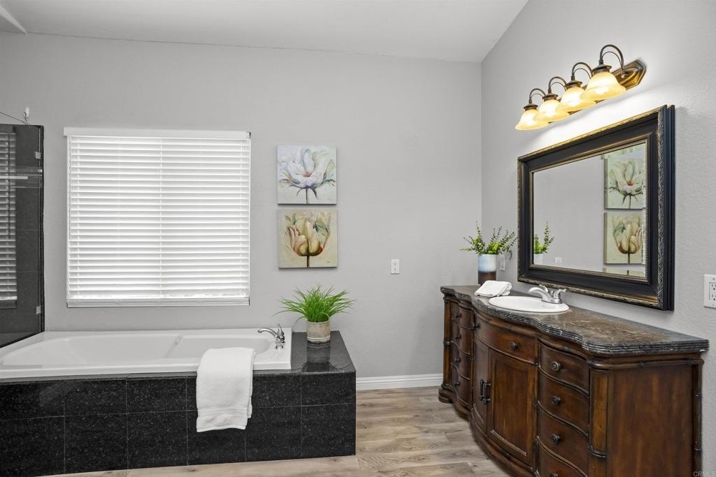 Valley Center, California, 92082, United States, 5 Bedrooms Bedrooms, ,4 BathroomsBathrooms,Residential,For Sale,1793964