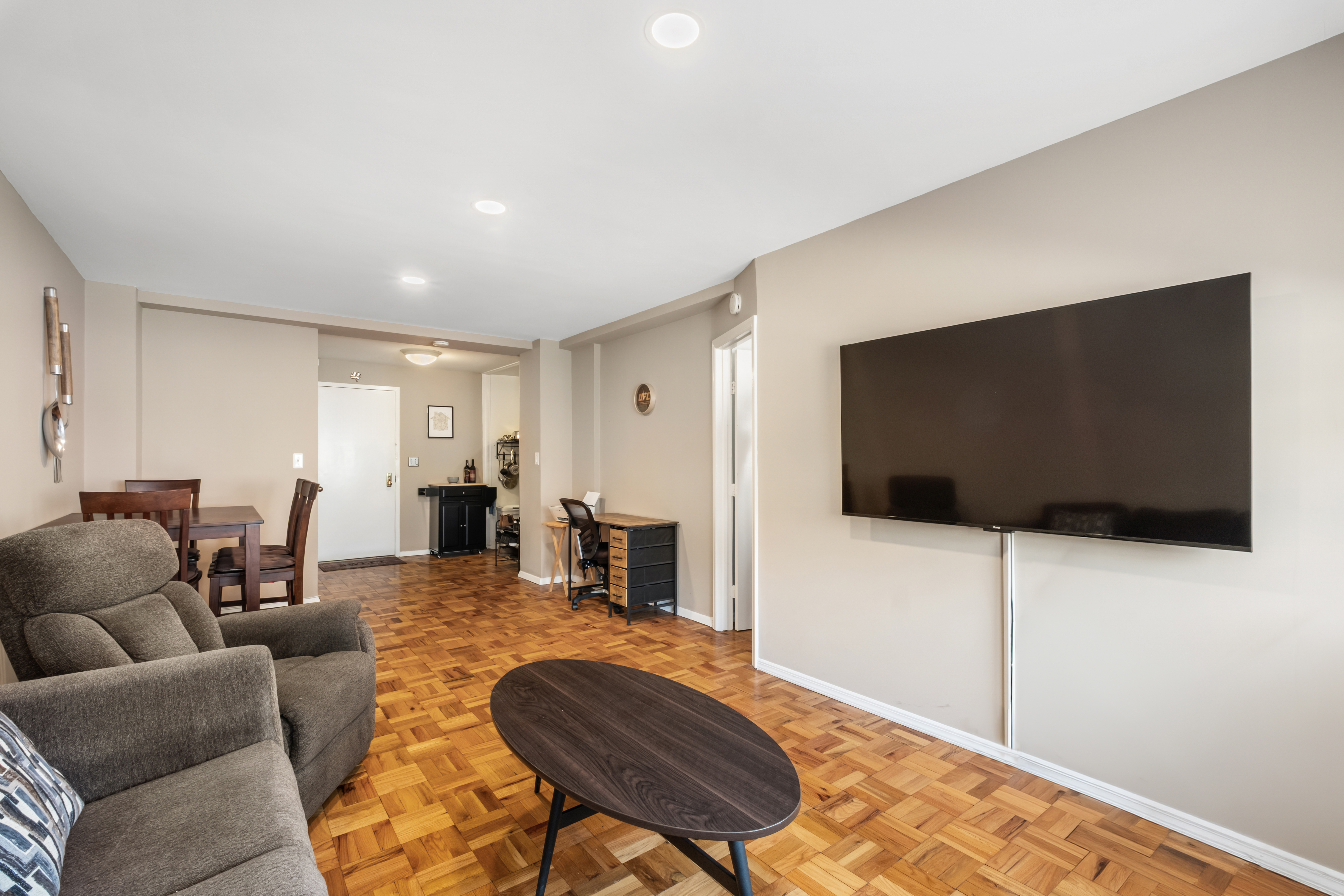  Located in the heart of White Plains. - 物件實景