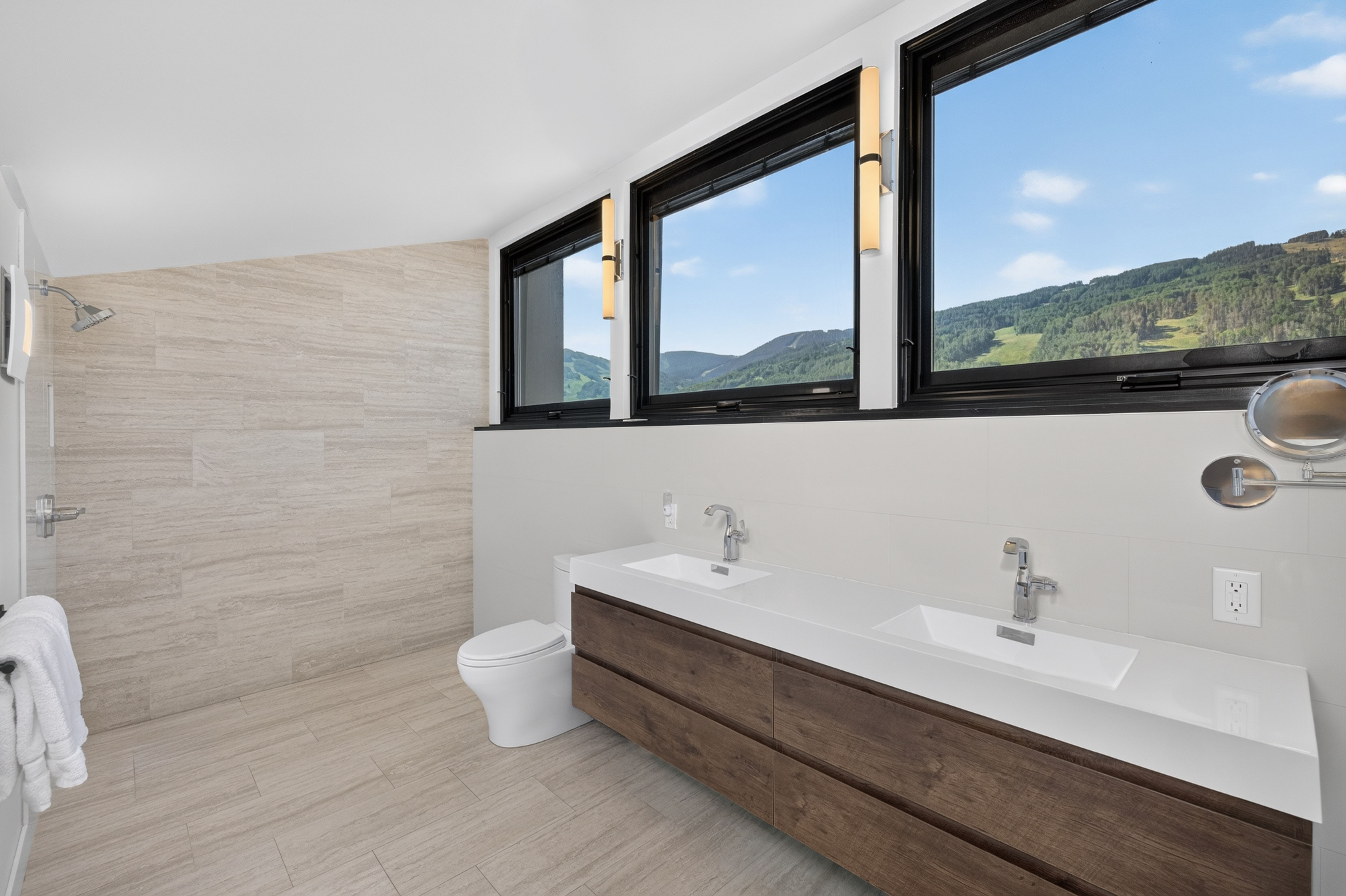  Exceptional Access to Vail