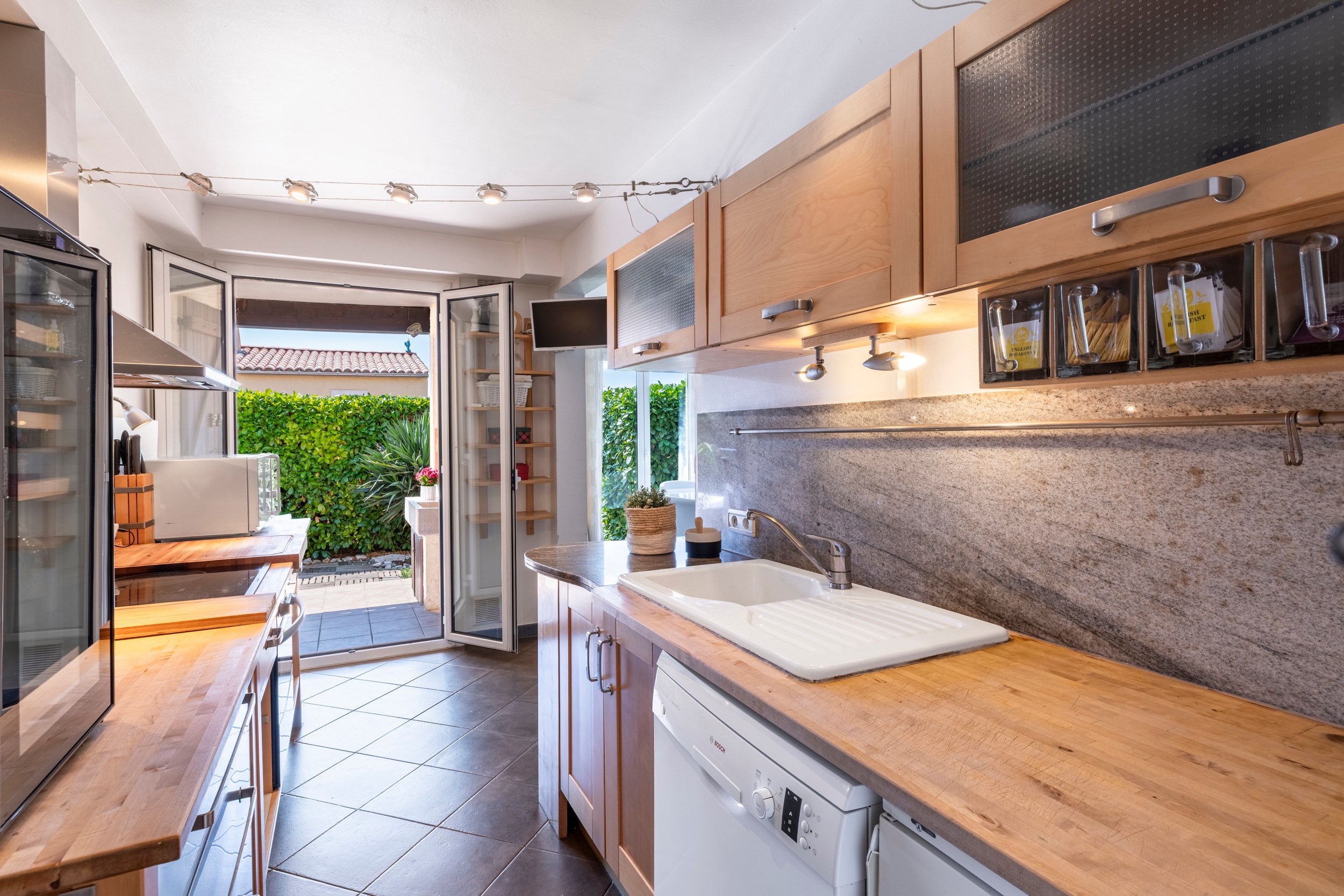  Nice Gairaut, family home for sale with garden, swimming pool, sea views and pr… - 物件實景