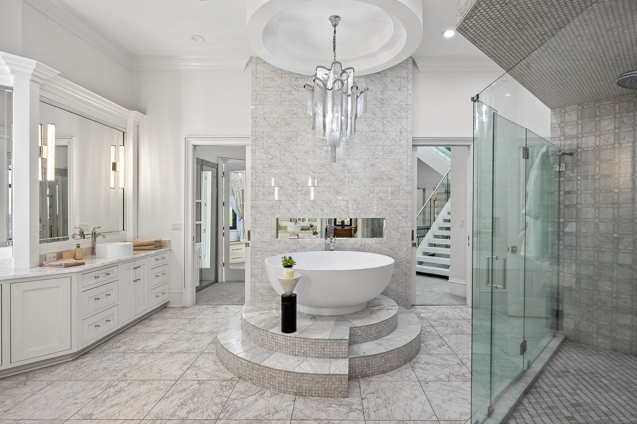  Exceptional Gated Estate with Resort-caliber Grounds - 物件實景