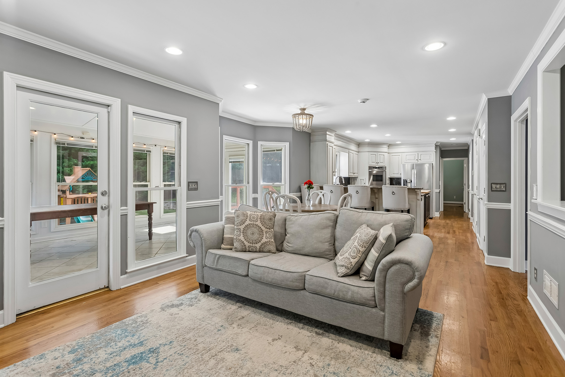  Beautifully Updated Four Bedroom Home in an Active Swim/Tennis Community - 物件實景