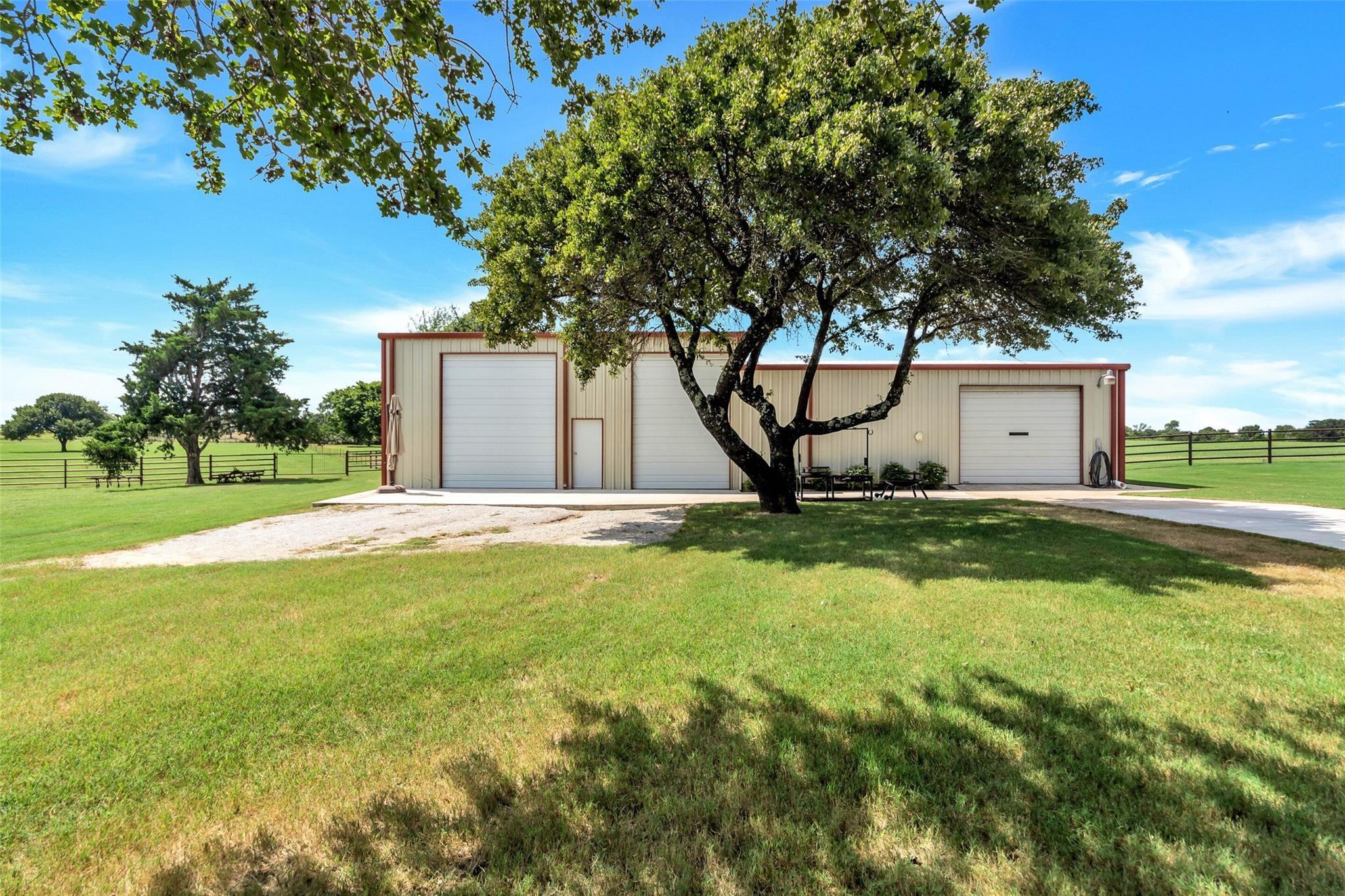 Boyd, Texas, 76023, United States, 4 Bedrooms Bedrooms, ,4 BathroomsBathrooms,Residential,For Sale,1981512