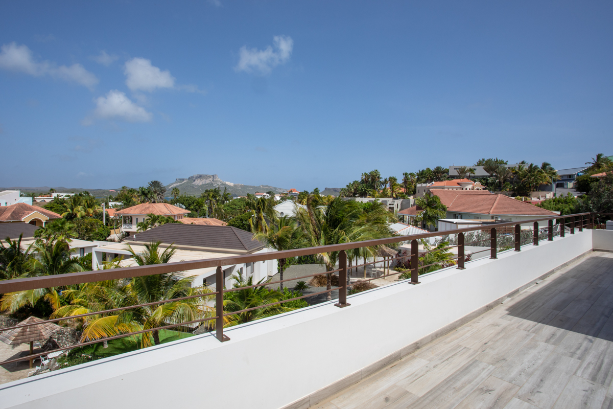 Jan Sofat, CW, 2 Bedrooms Bedrooms, ,2 BathroomsBathrooms,Residential,For Sale,1752587
