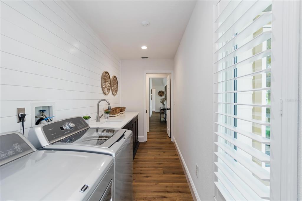 Palmetto, Florida, 34221, United States, 4 Bedrooms Bedrooms, ,3 BathroomsBathrooms,Residential,For Sale,1836925