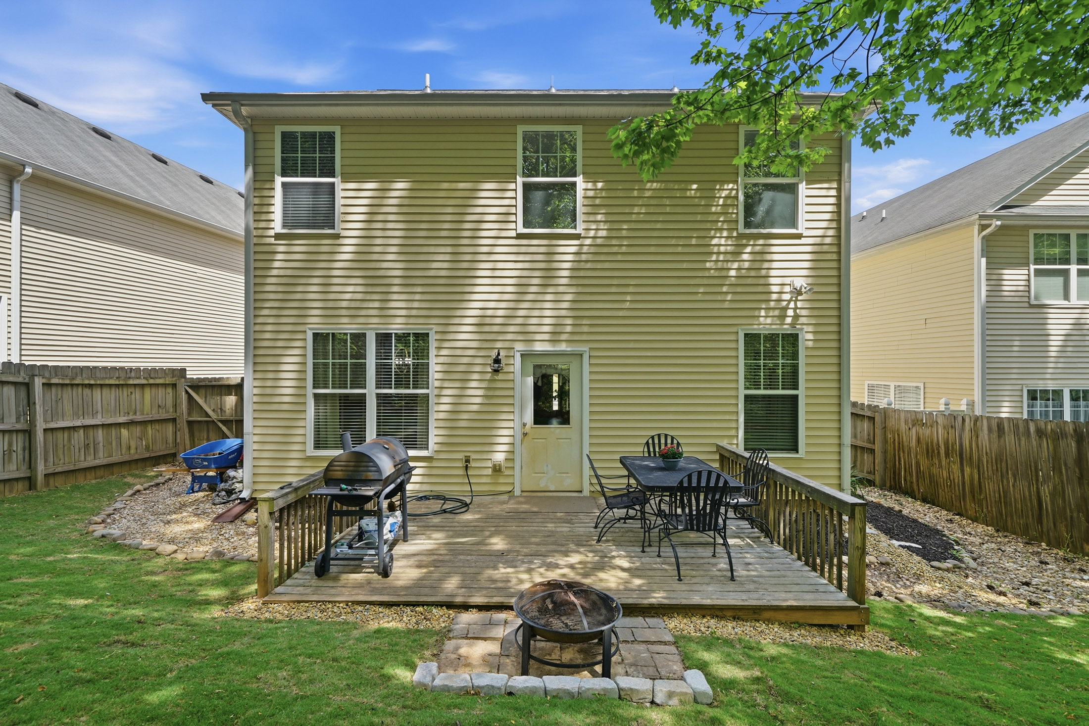  Located in the Sought-After and Low-Maintenance Enclave at Holly Mill Community - 物件實景